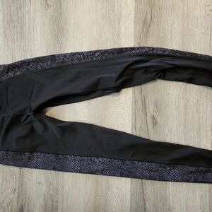 K-DEER Black and Purple Snakeskin Leggings